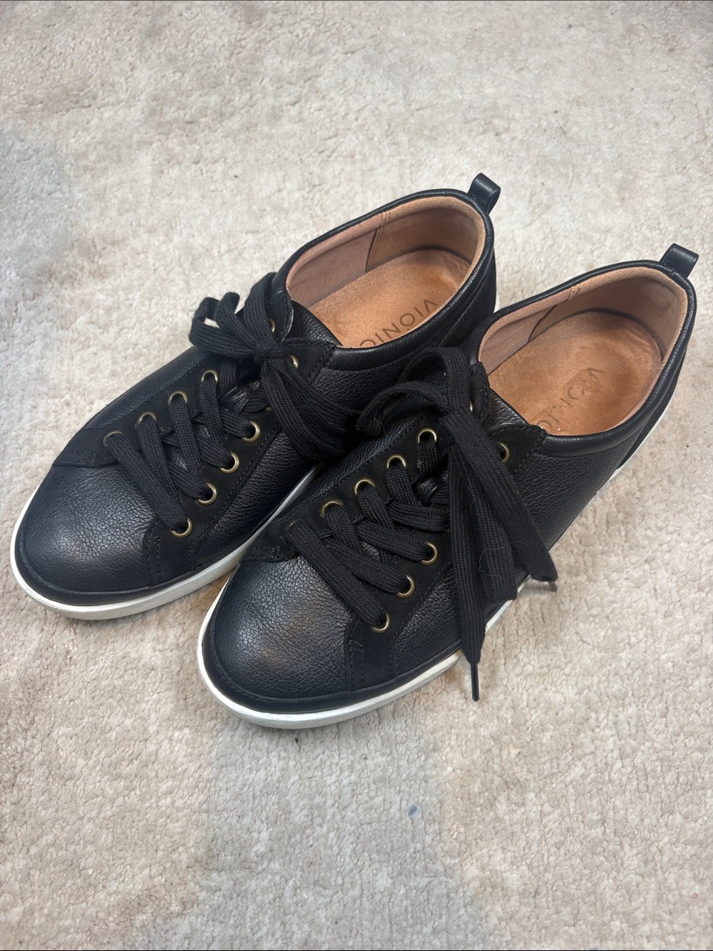 Vionic Winny Black Leather Lace-Up Casual Sneakers